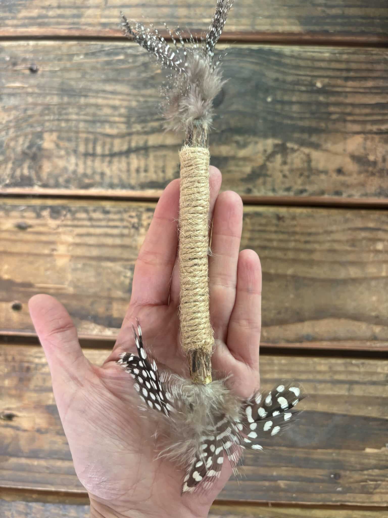 Bastón con Matatabi, Catnip y Plumas